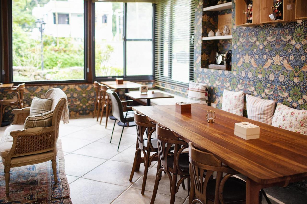 R&J Guesthouse Yuanshan Bagian luar foto